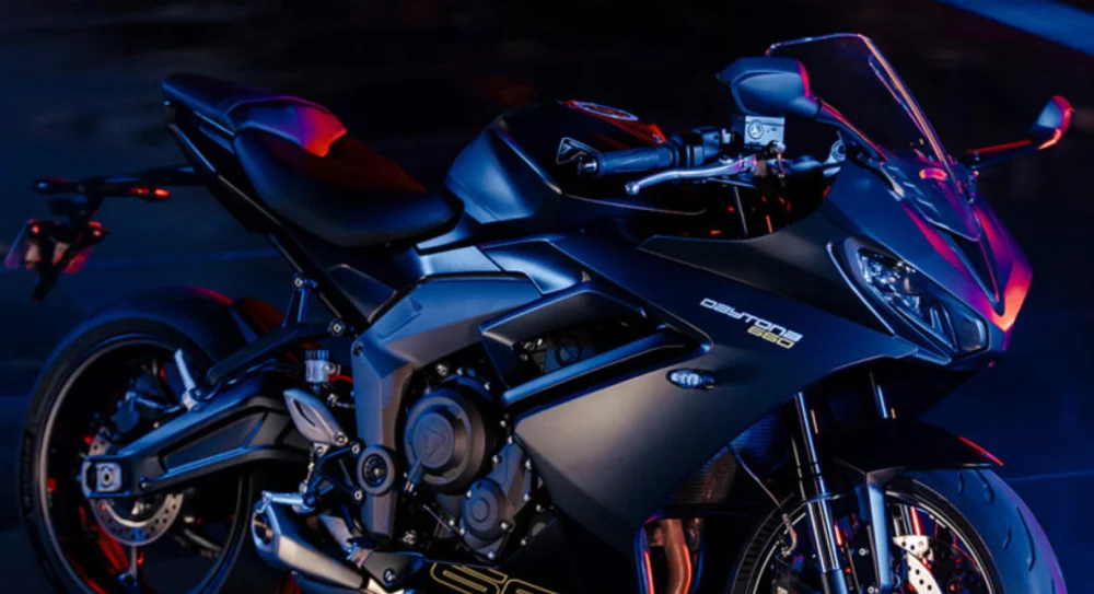 รถมอเตอร์ triumph รุ่น DAYTONA 660