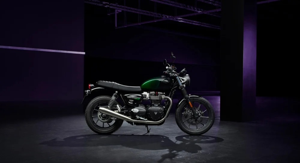 รถมอเตอร์ triumph รุ่น SPEED TWIN 900 GREEN STEALTH EDITION