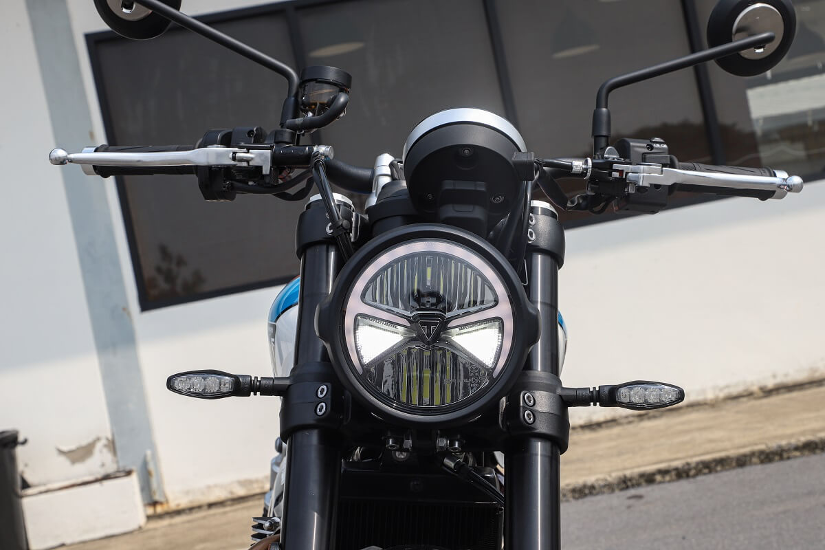 ไฟหน้า speed twin 900